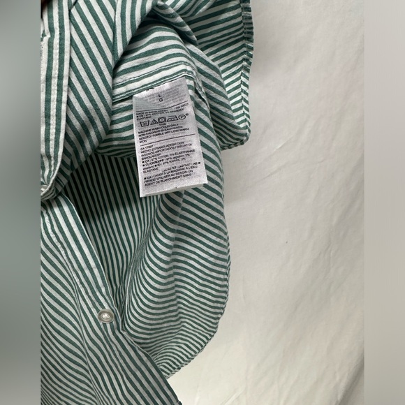 Old Navy‎ Mens Shirt  Green and White Striped Short Sleeve Collared Button Up - Picture 5 of 11
